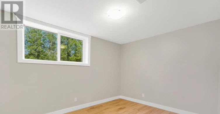 LOWER-34 Queen Avenue, Bluewater, ON, N0M 1J0 - 17
