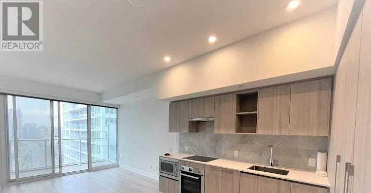 4107-19 Bathurst Street, Toronto, ON, M5V 0N2 - 4