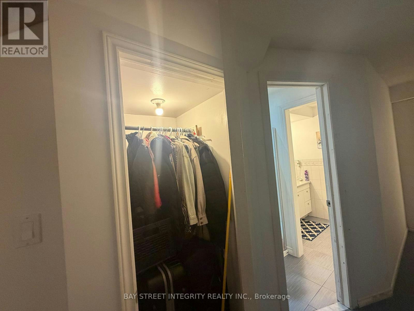 5110 Nishga Court, Mississauga, ON, L5R 2M9 - 21