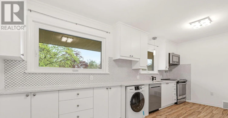 25 Briarsdale Drive, St. Catharines, ON, L2T 2Z4 - 9