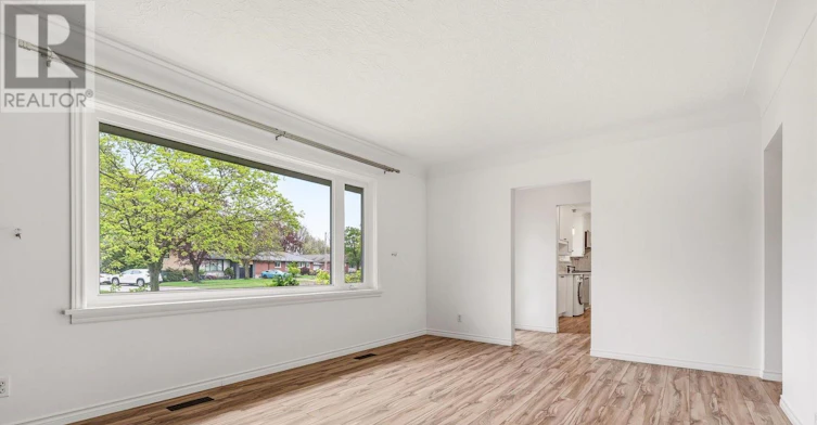 25 Briarsdale Drive, St. Catharines, ON, L2T 2Z4 - 8