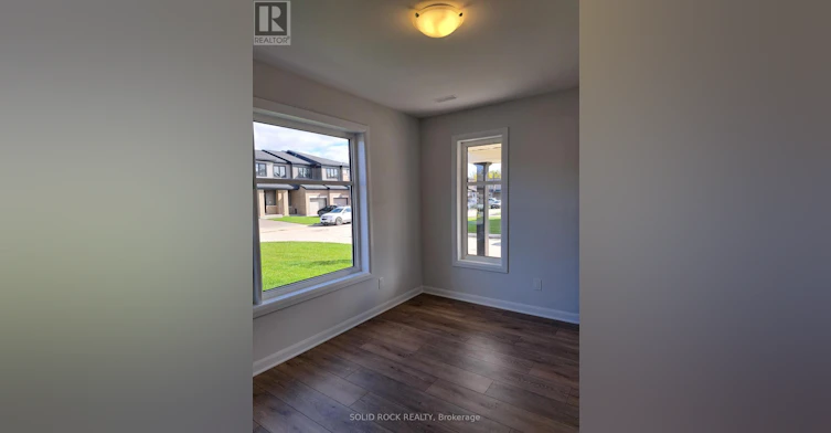 288 Elsie Macgill Walk, Ottawa, ON, K2W 0L2 - 2