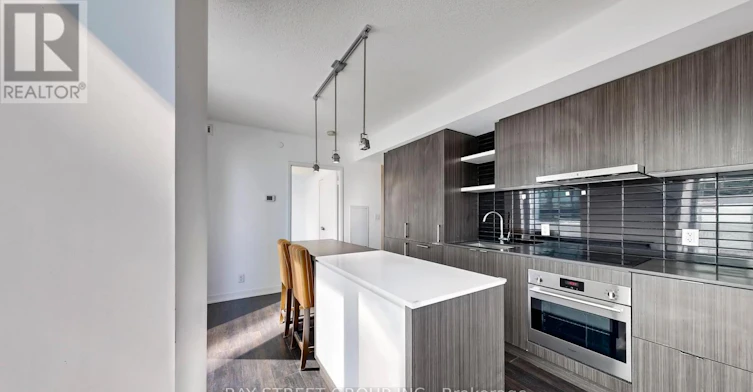 1210-100 Harbour Street, Toronto, ON, M5J 0B5 - 7