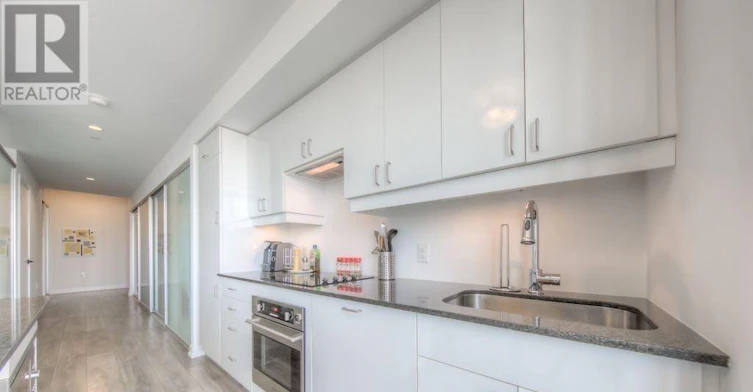 1901-426 University Avenue, Toronto, ON, M5G 1S9 - 13