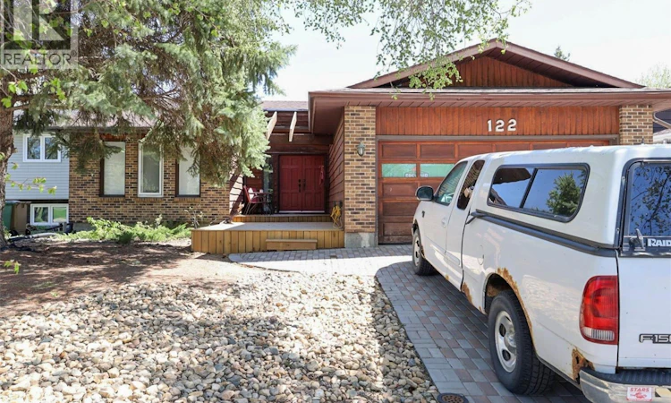 122 Edenwold Crescent