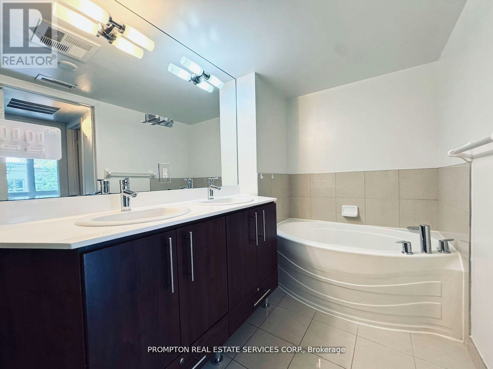 TH 10-19 Anndale Drive, Toronto, ON, M2N 0H2 - 7