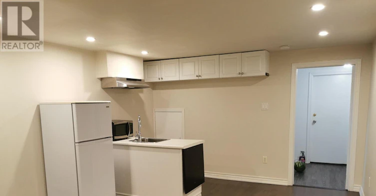 40 Green Bush Road, Toronto, ON, M2M 1P3 - 2