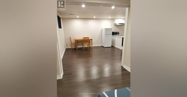 40 Green Bush Road, Toronto, ON, M2M 1P3 - 4