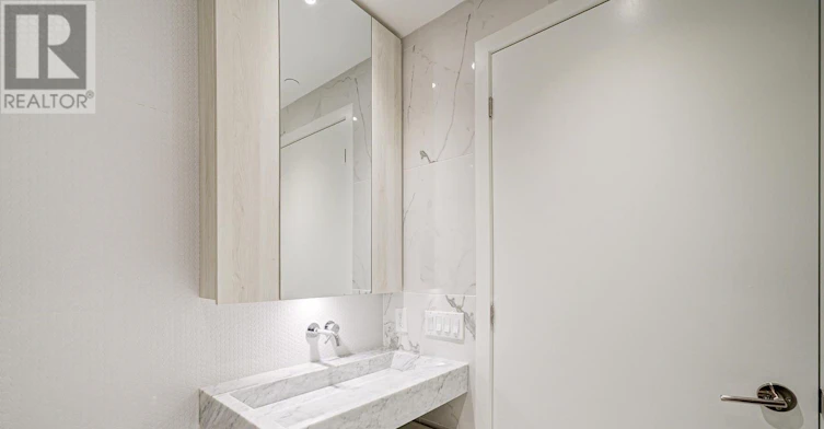 5408-11 Yorkville Avenue, Toronto, ON, M4W 0B7 - 4