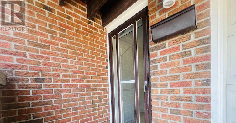 7 Snowhill Crescent, Toronto, ON, M1S 3T4 - 3