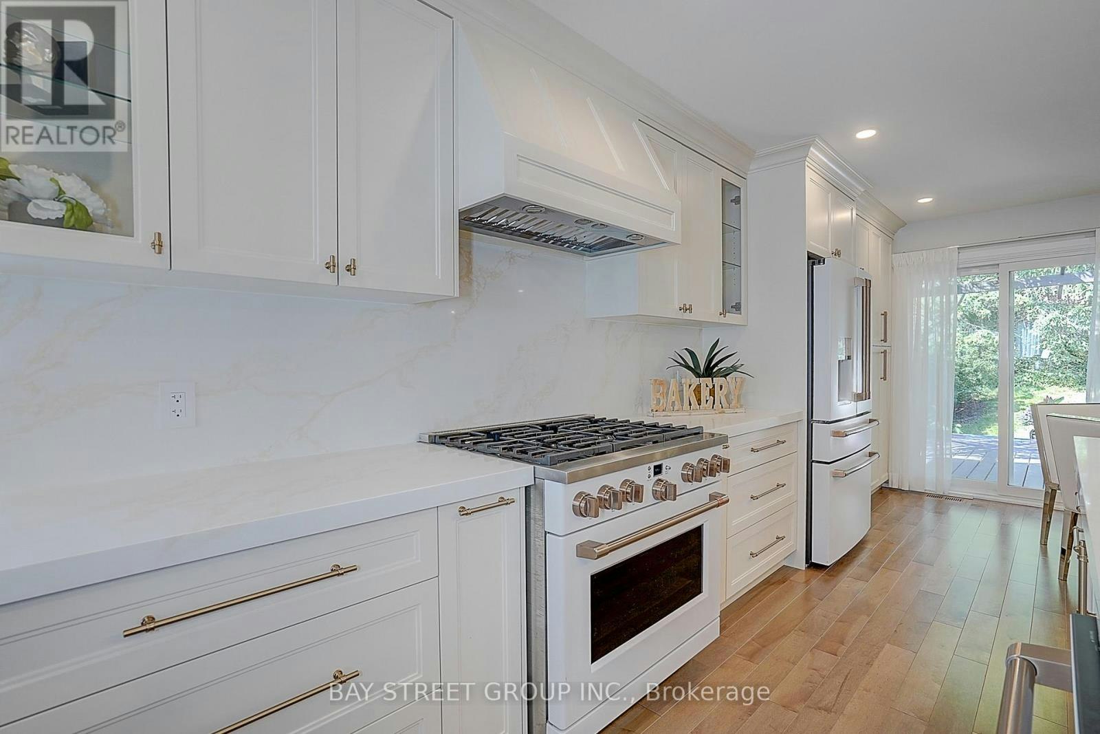 107 Crawford Rose Drive, Aurora, ON, L4G 4S1