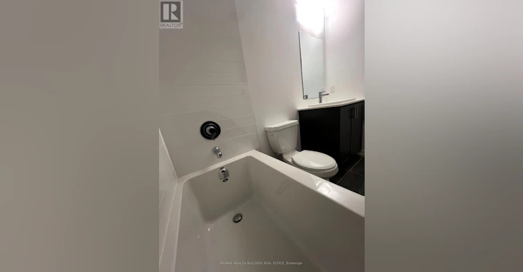 6-16 Lytham Green Circle, Newmarket, ON, L3Y 0H3 - 17