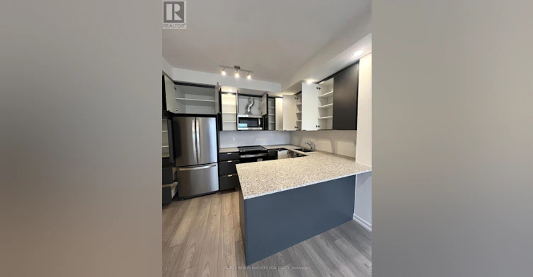6-16 Lytham Green Circle, Newmarket, ON, L3Y 0H3 - 4