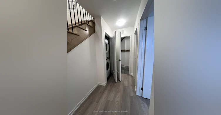 6-16 Lytham Green Circle, Newmarket, ON, L3Y 0H3 - 22