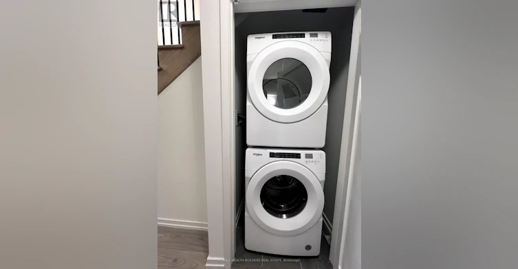 6-16 Lytham Green Circle, Newmarket, ON, L3Y 0H3 - 23