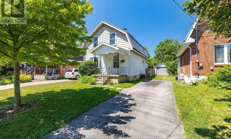 1540 5th Avenue W