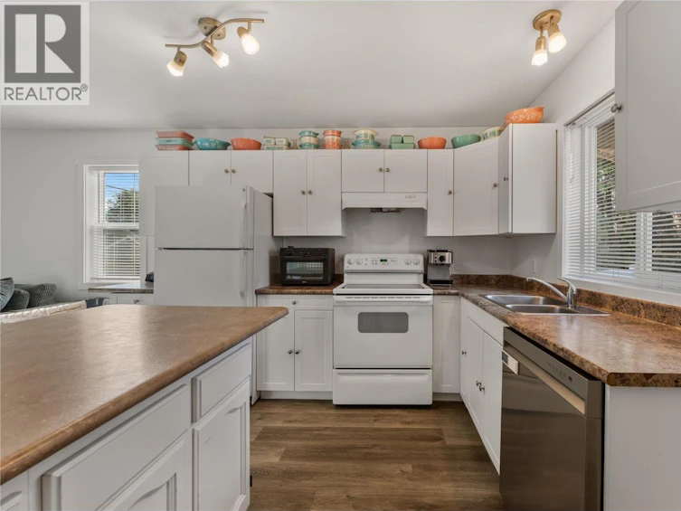 691-693 Okanagan Boulevard, Kelowna, BC, V1Y 7L2 - 26