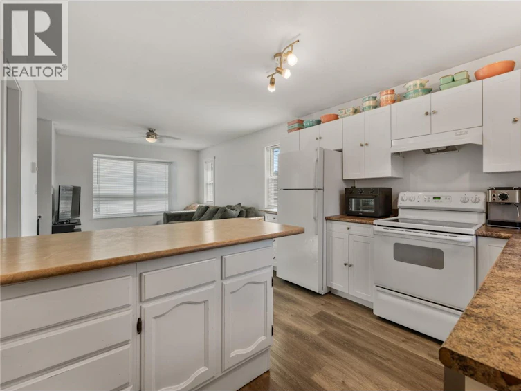 691-693 Okanagan Boulevard, Kelowna, BC, V1Y 7L2 - 27