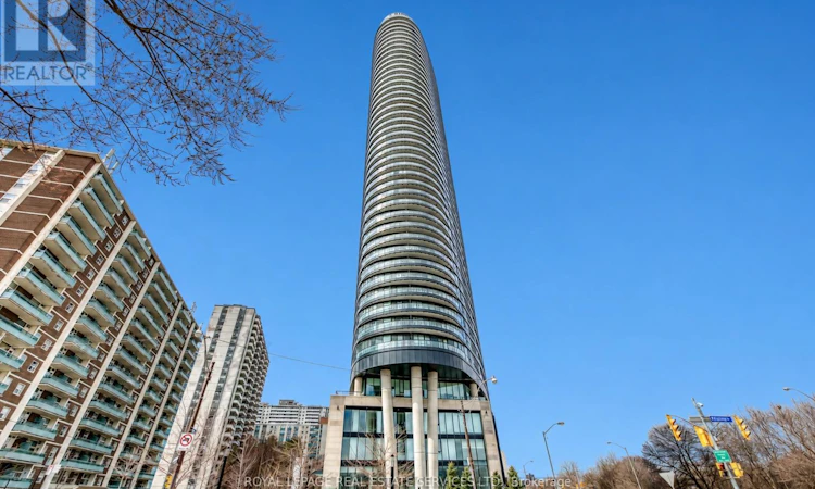 1320-585 Bloor Street E