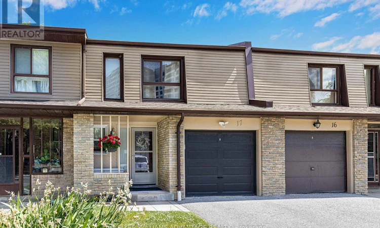 17-1051 Sandhurst Circle