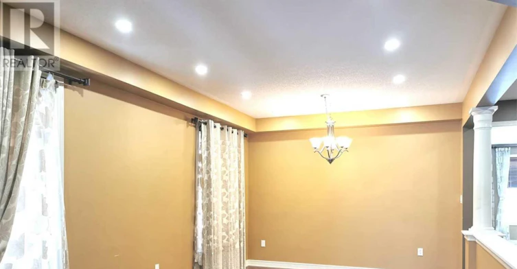 213 River Ridge Boulevard, Aurora, ON, L4G 7T7 - 4