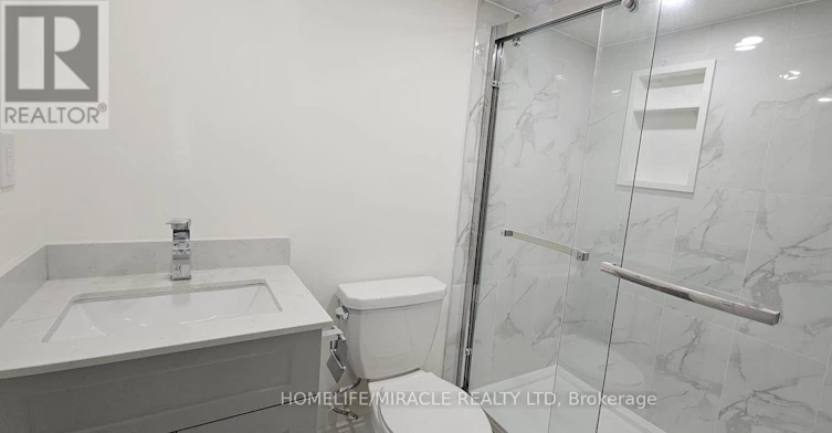 5911 Saigon Street, Mississauga, ON, L5V 0E9 - 6