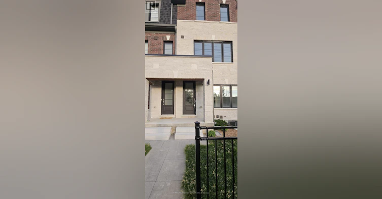 5911 Saigon Street, Mississauga, ON, L5V 0E9