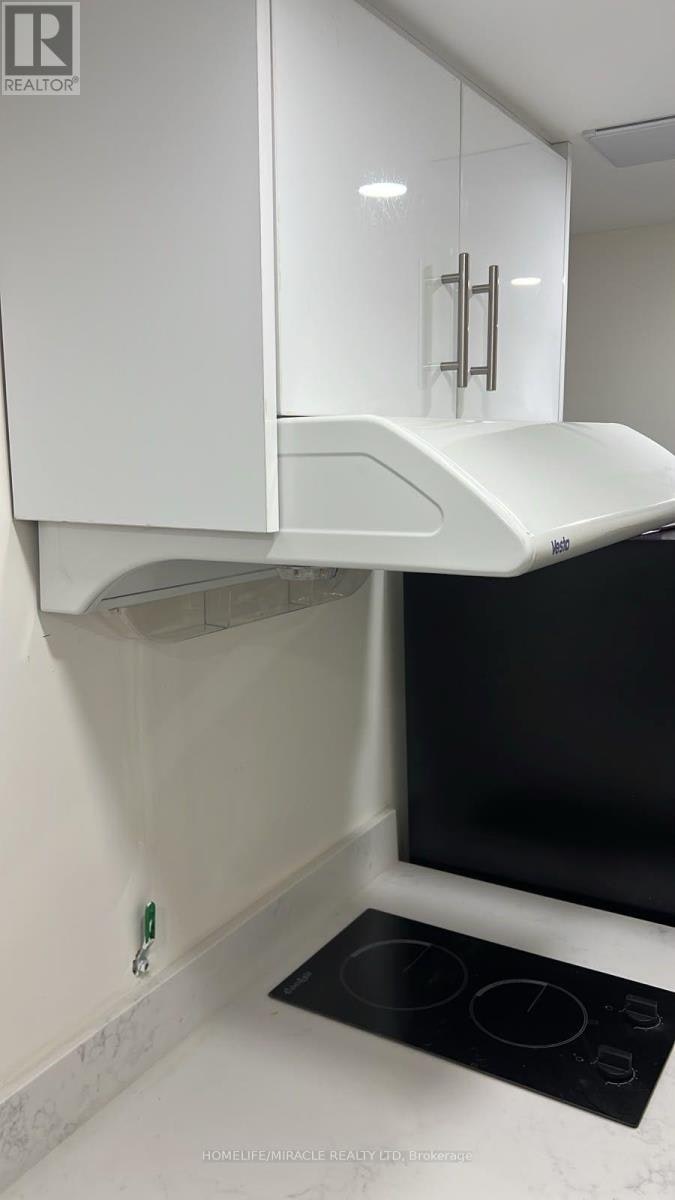 5911 Saigon Street, Mississauga, ON, L5V 0E9 - 10