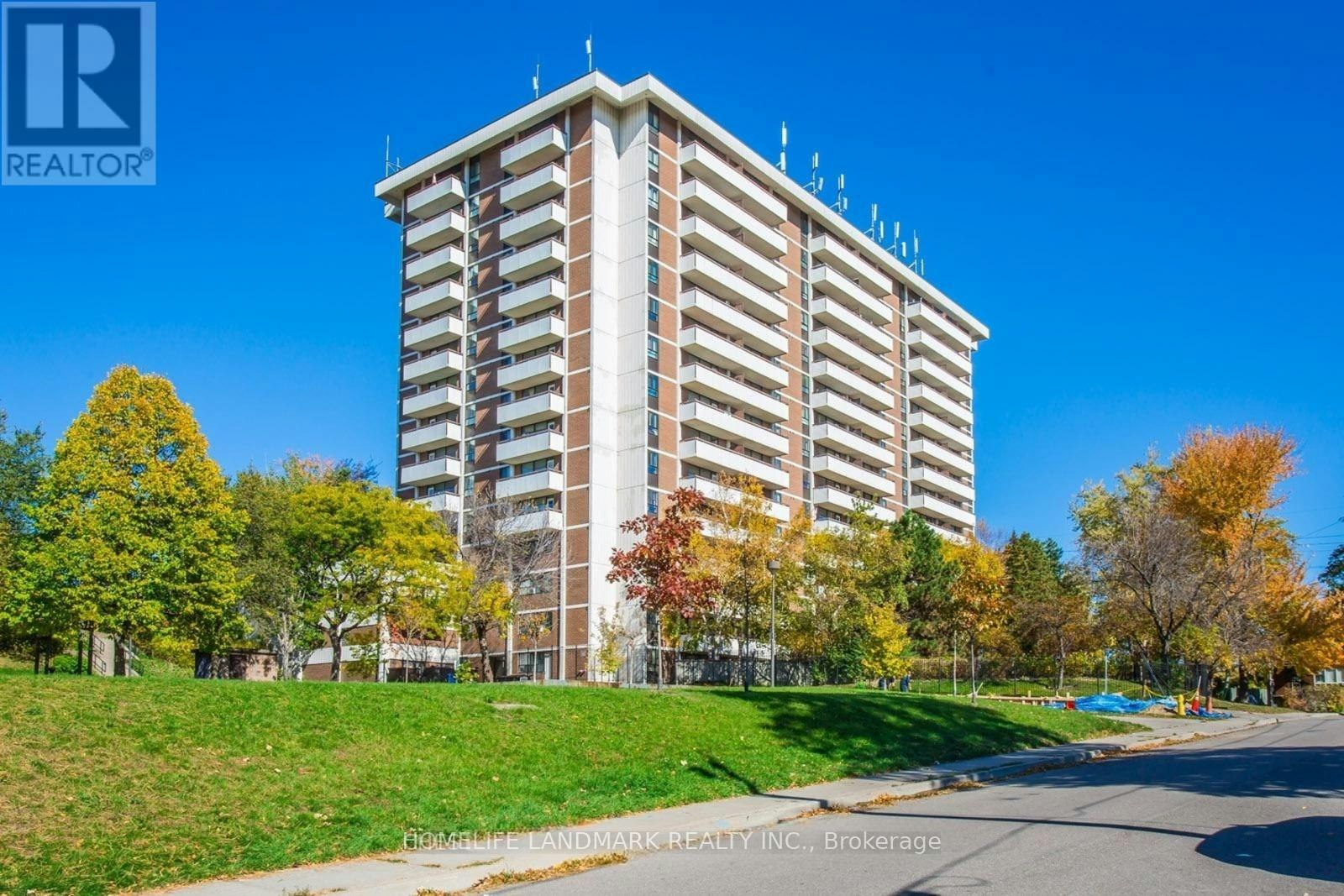 107-541 Blackthorn Avenue, Toronto, ON, M6M 5A6