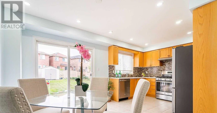 UPPER LEVEL-29 Timbertop Crescent, Brampton, ON, L6R 3J1 - 12