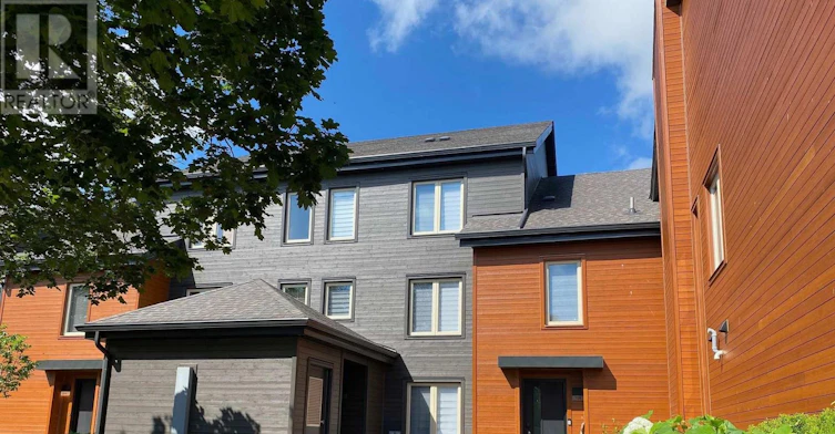 220-120 Fairway Court, Blue Mountains, ON, L9Y 0P8