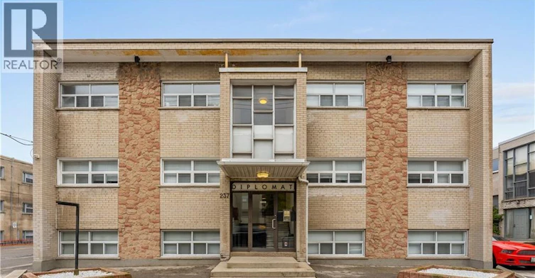 16-237 Mohawk Road E, Hamilton, ON, L9A 2H5 - 2