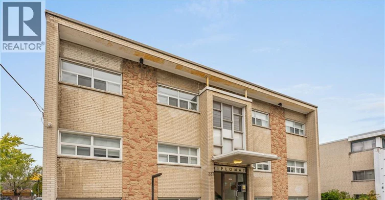 16-237 Mohawk Road E, Hamilton, ON, L9A 2H5 - 3
