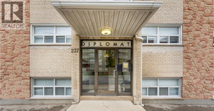 16-237 Mohawk Road E, Hamilton, ON, L9A 2H5 - 4