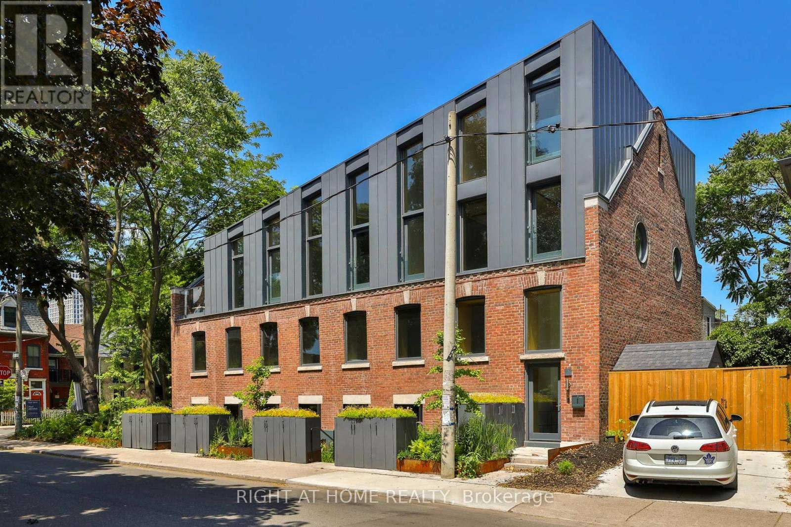 PH 2-225 Brunswick Avenue, Toronto, ON, M5S 2M6
