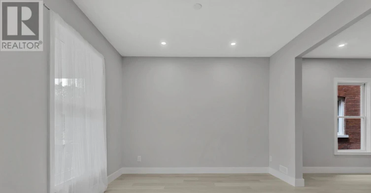498 Charlotte Street, Peterborough, ON, K9J 2W3 - 32