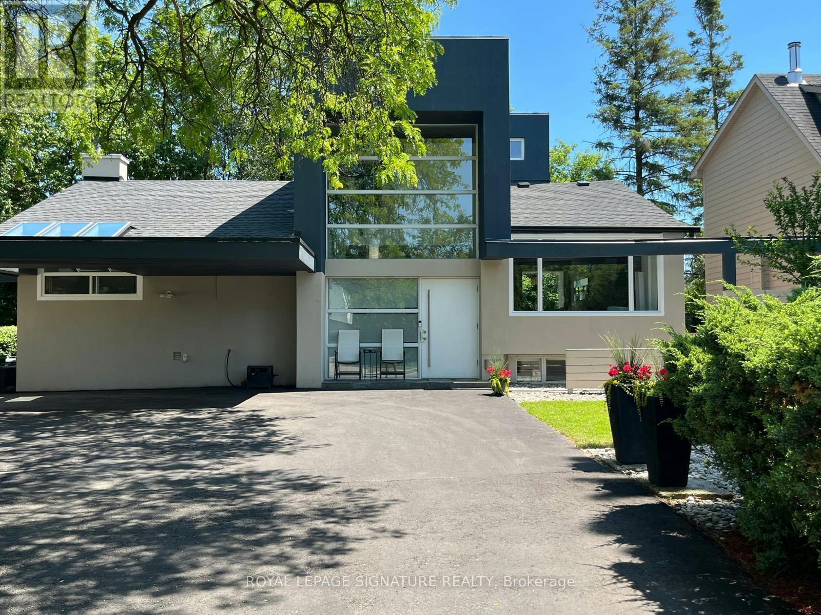 90 Berkinshaw Crescent, Toronto, ON, M3B 2T2