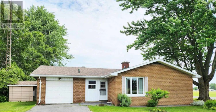 38 Elizabeth Drive, Iroquois, ON, K0E 1K0 - 2