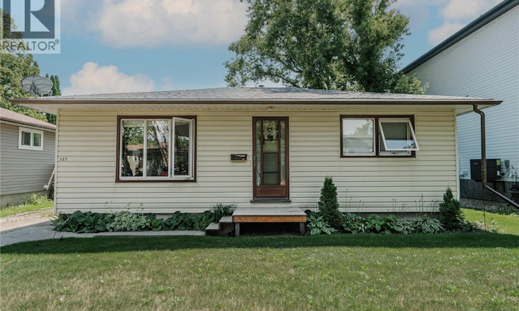 127 107th Street W
