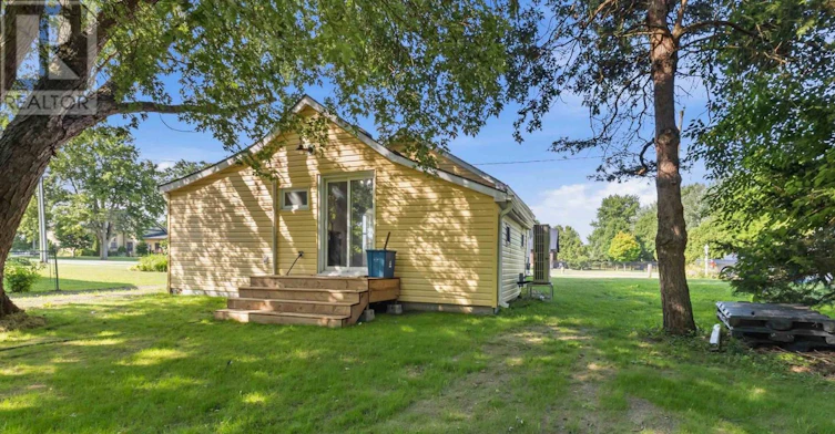 34 Broadway Street, Newbury, ON, N0L 1Z0 - 35