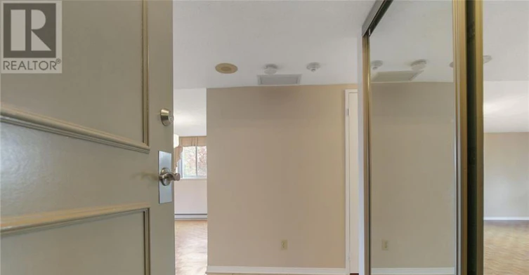 212-1705 Playfair Drive, Ottawa, ON, K1H 8P6 - 2