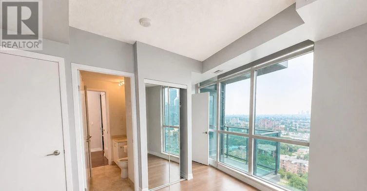 2411-215 Fort York Boulevard, Toronto, ON, M5V 4A2 - 9
