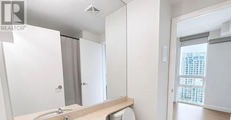 2411-215 Fort York Boulevard, Toronto, ON, M5V 4A2 - 10