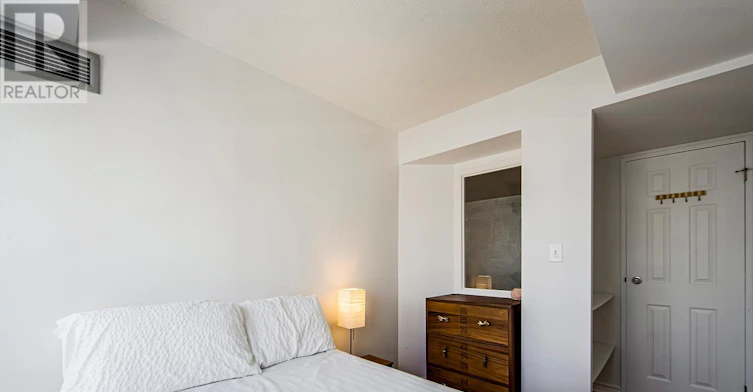2611-25 The Esplanade, Toronto, ON, M5E 1W5 - 25
