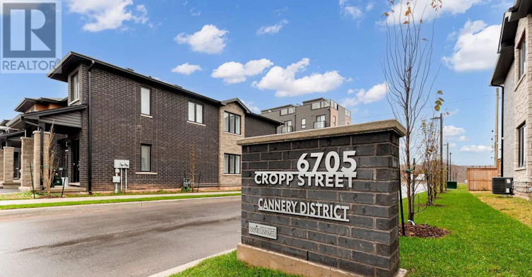 102-6705 Cropp Street E, Niagara Falls, ON, L2E 5J8 - 2