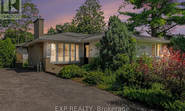 16 Elmsley Crescent