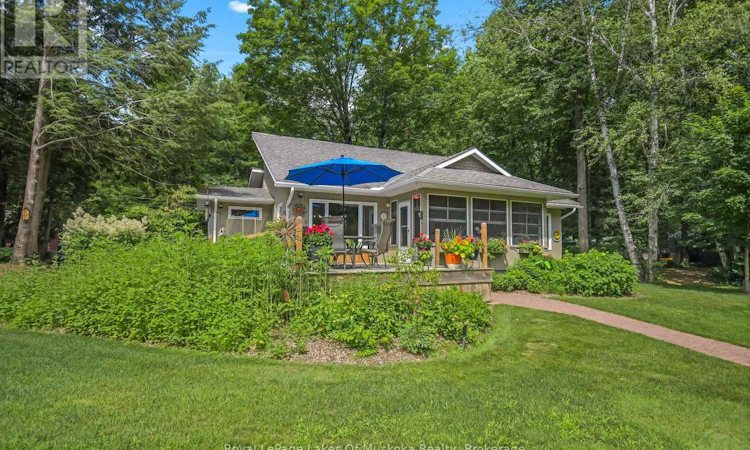 15 Summer Lane