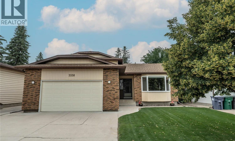 3338 Calder Crescent