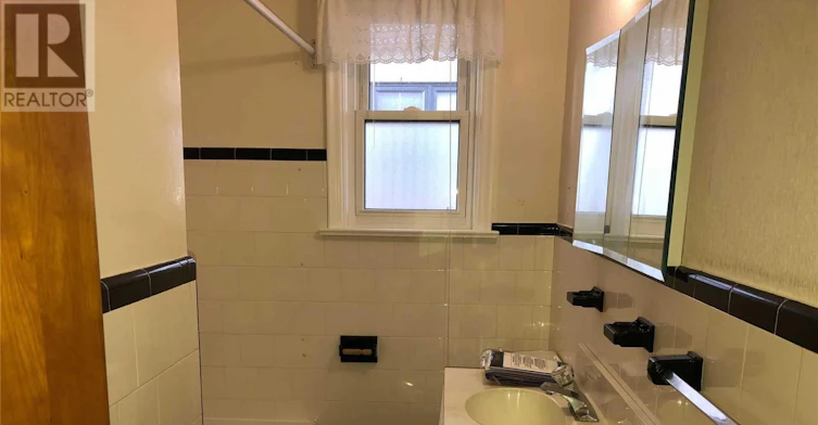 21 Ivanhoe Court, Toronto, ON, M1R 3G8 - 8