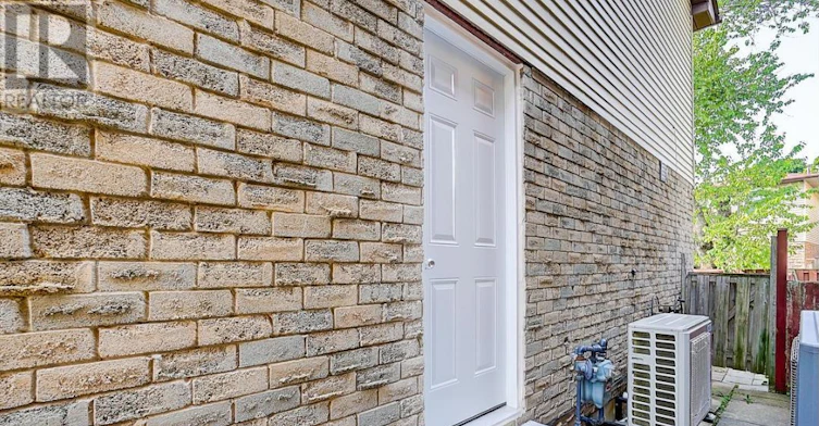 BASEMENT-24 Barrington Crescent, Markham, ON, L3R 3H3 - 4